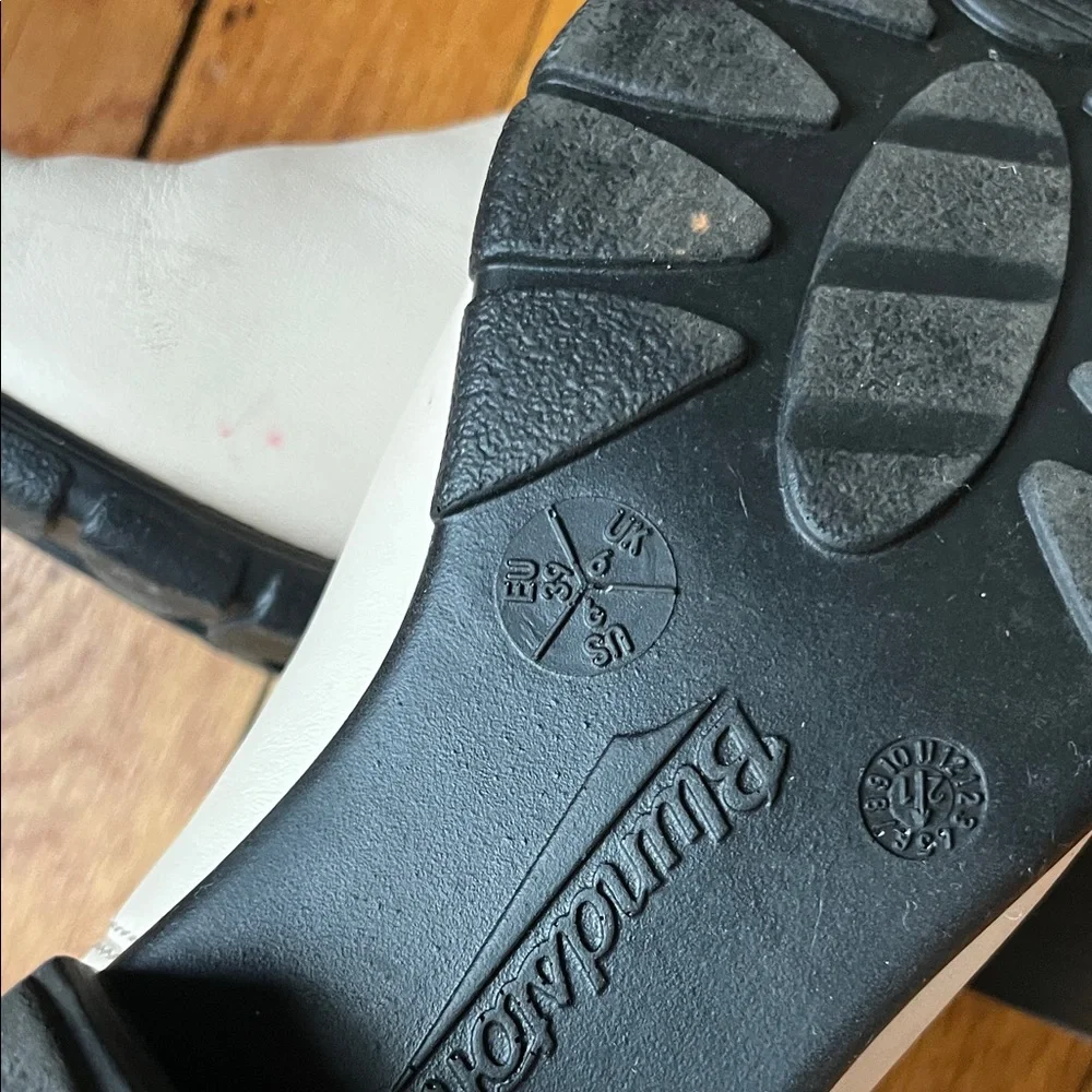 Blundstone Off-White Leather Boots - Picture 5 of 5